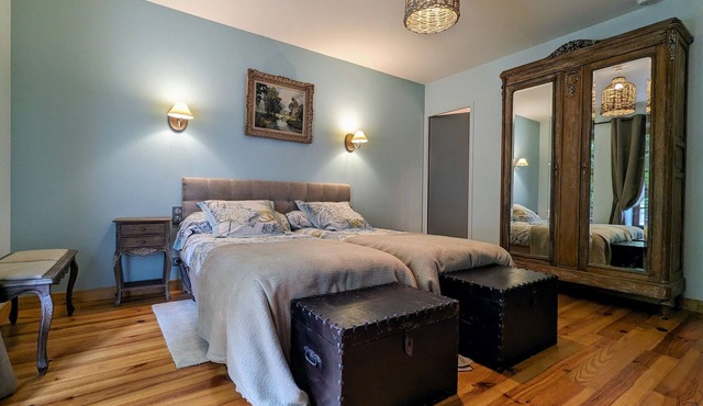 Stay in Farmhouse with Pool, Tennis, Horses, and Secure Parking