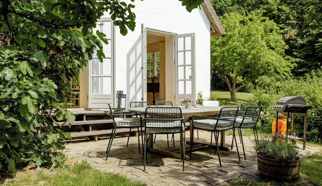 Stay in Fisher's House in forest by lake