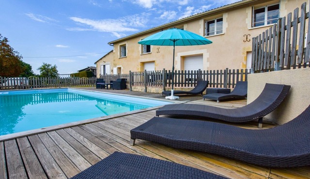 Stay in Gornac with Swimming Pool