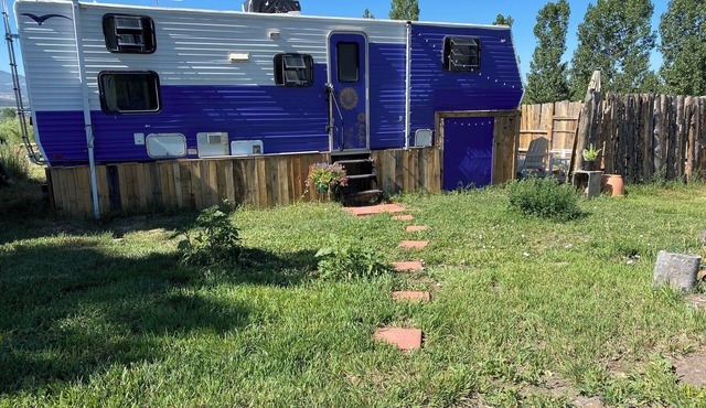 Stay in Grace: Beautiful Renovated Camper in Mountain Wine Country of Paonia