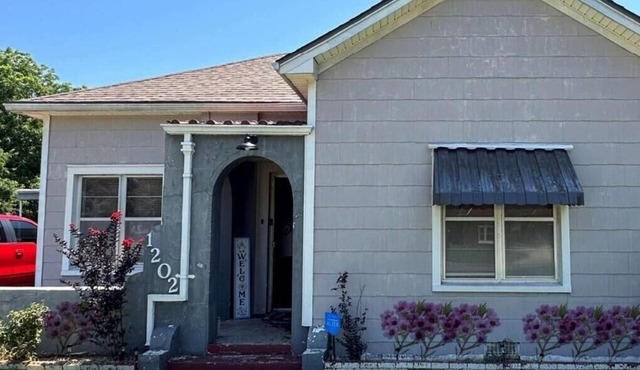 Stay in Our Quaint Cottage Retreat for a Memorable Escape!