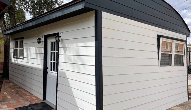 Stay in our Spacious, Quirky Studio, just 15 minutes from Pueblo Lake Reservoir!