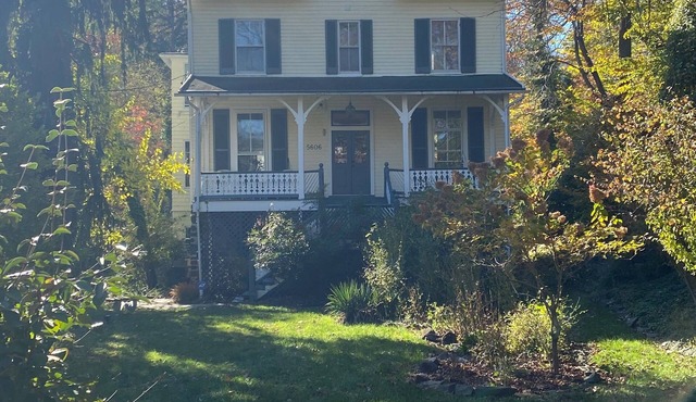 Stay in Prince Charming's 3-bedroom house in Baltimore