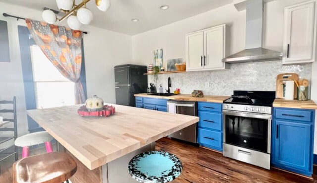 Stay in Rome GA Downtown Blue 2 By SiriS