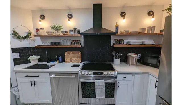 Stay in style by Lake WA, park, family friendly