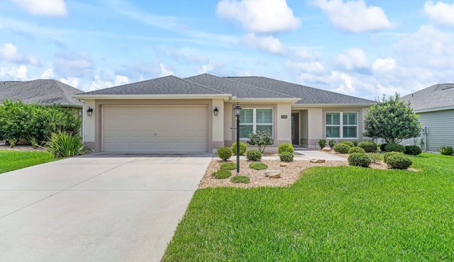 Stay in Style near the Golf Course in the Village of Fenney!