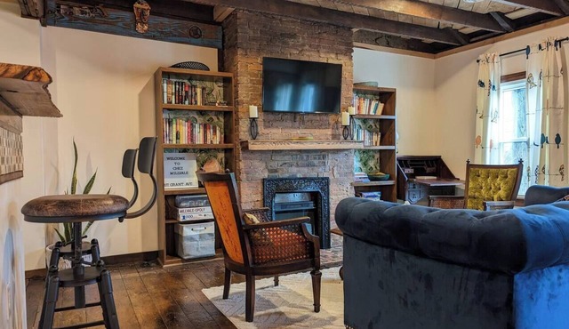 Stay in Style - Restored 1880s Apartment in Pittsburgh’s Coolest Neighborhood