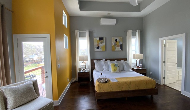Stay in Style Where the Musicians Live 6-beds, 4-bedroom, 3-bath