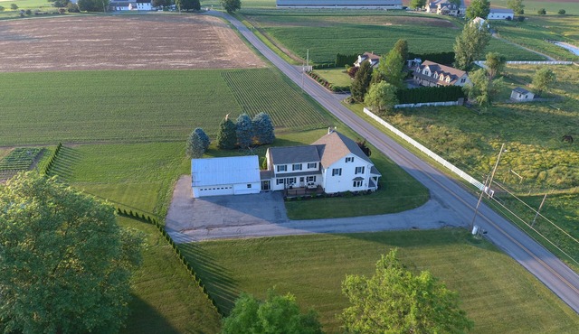 Stay in the heart of Amish country. Close to many popular attractions,