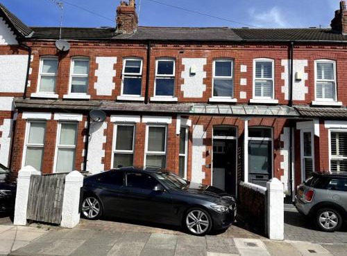 Stay in the heart of West Kirby