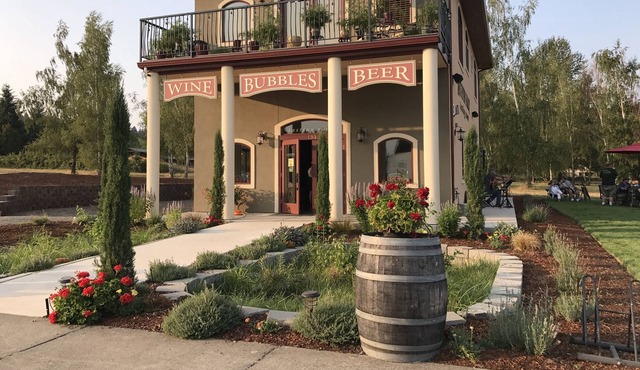 Stay In The Heart Of Wine Country.