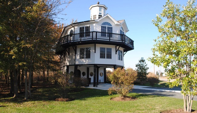 Stay in the landmark Lighthouse!