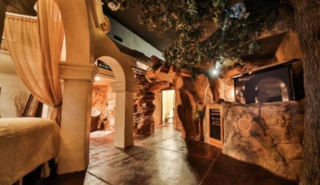 Stay in the Zion themed inn!3348714 a new 2nd rental. The Silo Inn