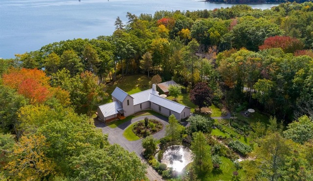 Stay Longer and Save — at This Coastal Retreat