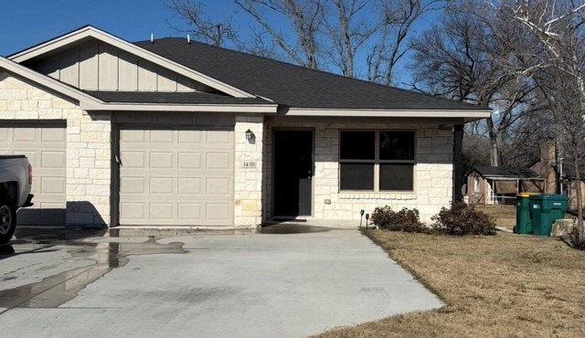 Stay Near It All – Belton Duplex w/Backyard + Parking
