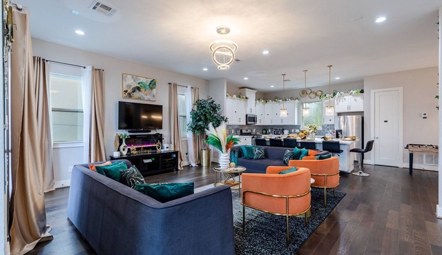 Stay Near Med Center/GYM/Hot Tub/pool Access