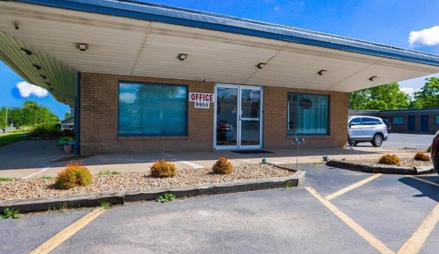 Stay near Mill Creek Preserve with Free Parking and Pet-Friendly Unit