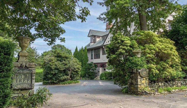 Stay Newport Proudly Presents The Elm Cottage