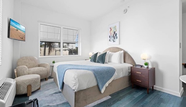 Stay nr Lincoln Road & New World Center | South Beach