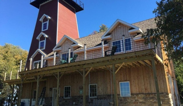 Stay on the St Lawrence River in a Tower!