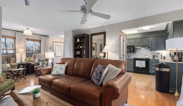 Stay on Truman Lake|4 BR|Fire Pit+Arcade Nature