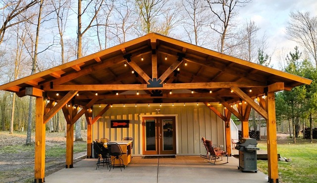 Stay & Play All Winter Long! Lakeside Cabin Offers 4 Seasons of Fun!