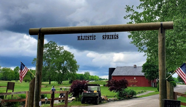 Stay & Play at a Top 10 Ohio Golf Course - private house right on the course!