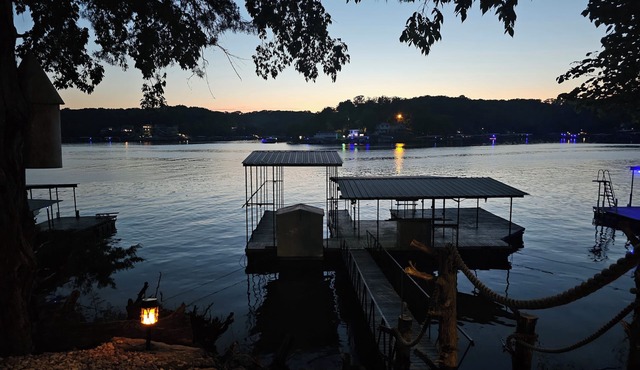 Stay, Play, Getaway. Beautiful Lake Front Home-Large private dock & boat-slip