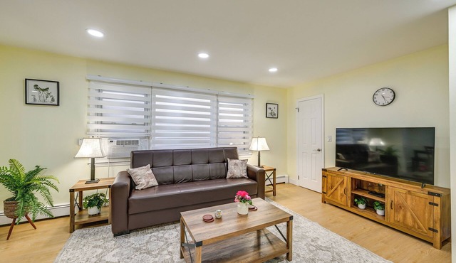 Stay & Play in Jersey City! Walk to PATH & Park