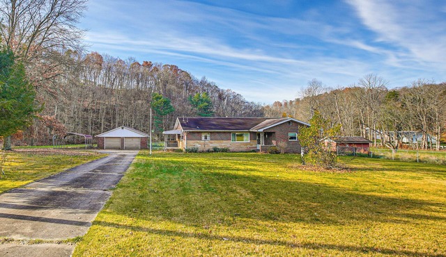 Stay & Play: West Virginia Country Home!