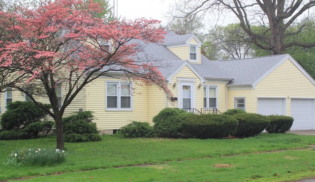 Stay Right In Arthur : The Heart Of Illinois Amish Country!