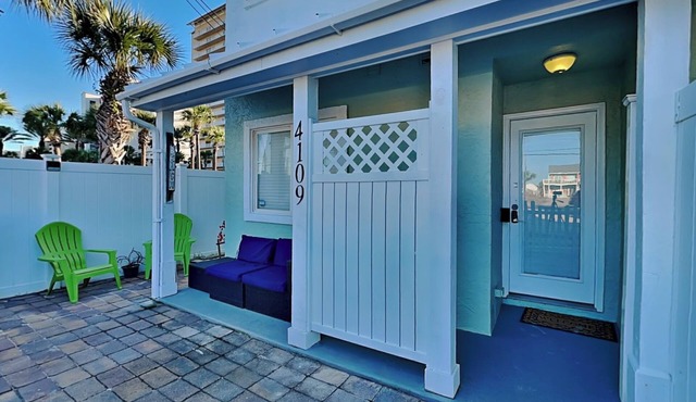 Stay Salty | Pet Friendly Townhome, Central Location, Near Beach with Amenities