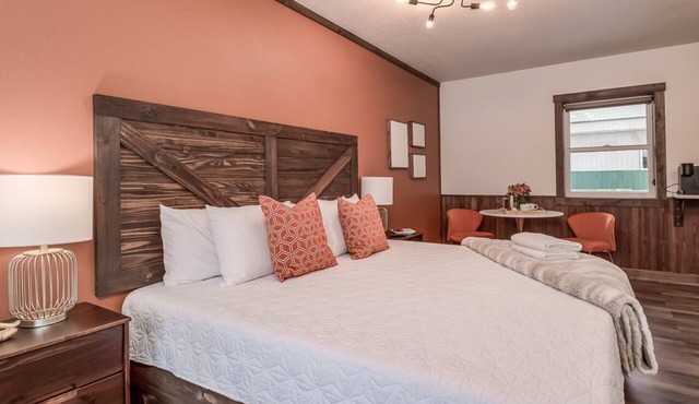 Stay Simple | Workspace + Free Parking