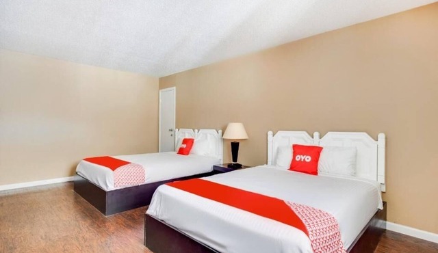 Stay Steps From Old Town In Unit W/Parking And Pet Access
