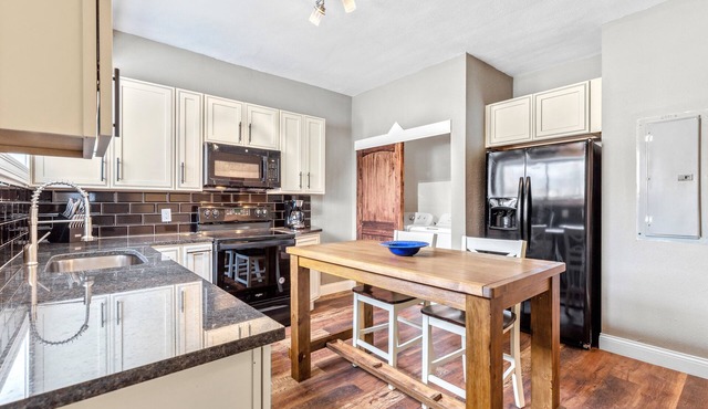 Stay STL-Spacious 3BR-Off Street Parking-Pets-W/D