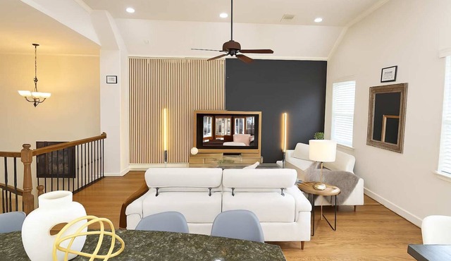 Stay Stylish This Spring | 3BR Jacuzzi + Parking