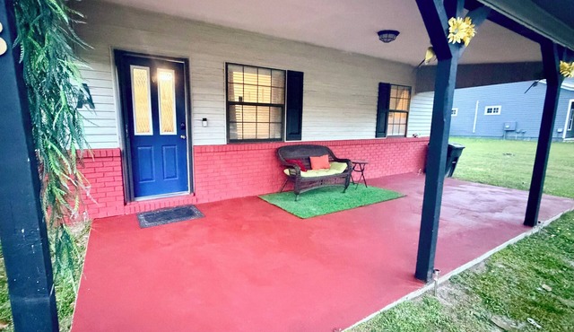 Stay Together, Full Property, Friendly Hostn2 Private Attached Units A & B