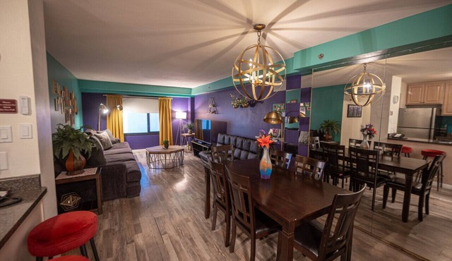 Stay Together on The Strip - 2 Bedroom Apartment