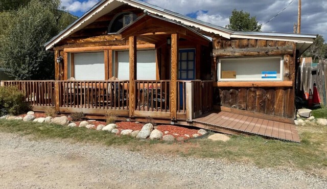 Stay Twin Lakes Cottage