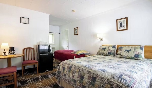 Stay w/Microwave + Refrigerator By Riverside – Great Smoky Access Nearby