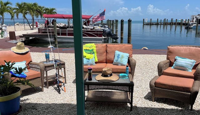 Stay where you play, On the water w/Boat dock & Trailer parking. Pet friendly!