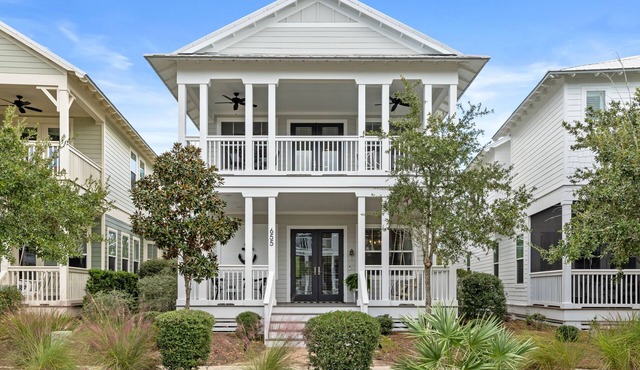Stay Where You’re Cared For—NatureWalk Seagrove w/Zero-Entry Pool & 4 Bikes