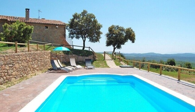 Stay with a stunning view - and still Barcelona and the Pyrenees not far