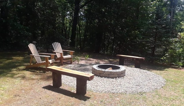 Stay with Confidence-Fast WiFi-Fantastic Fire-pit-Natural Lighting