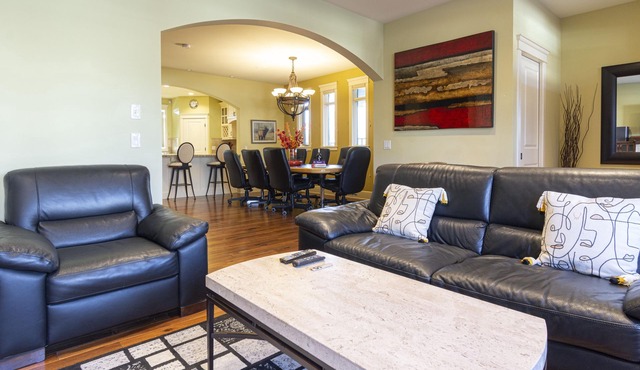 Stay, work and relax… Executive House in NW Calgary