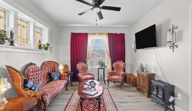 Stay, Work & Play, 2bd w/office near Downtown St Louis