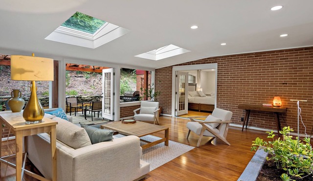 Stay,Work,Thrive on the premier House, Entire home in McLean