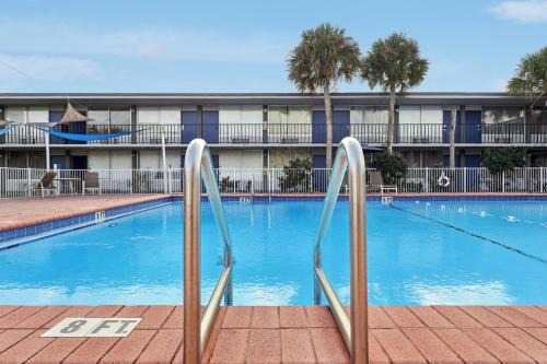Stayable Davenport
