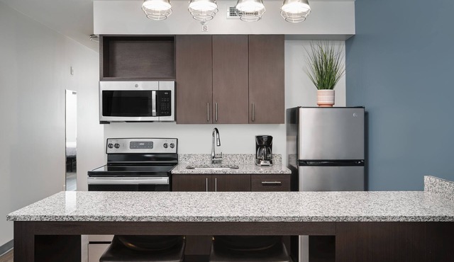 stayAPT Suites LaGrange