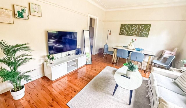 StayAU 4BRM Charming Modern Home in Mt Colah